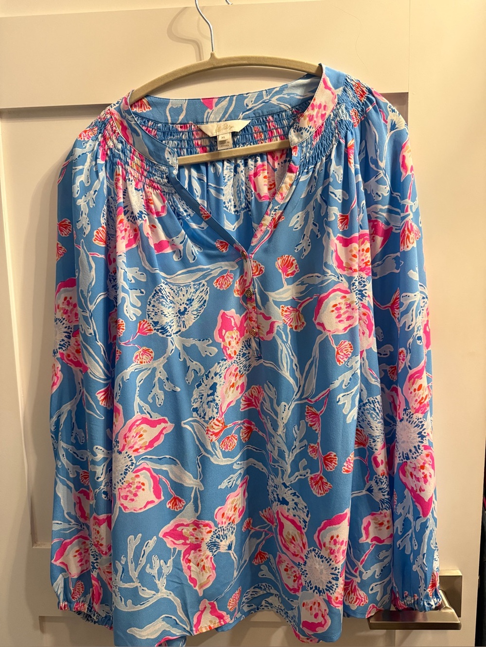 Lilly Pulitzer Elsa 100% silk long sleeve blouse. Size XL